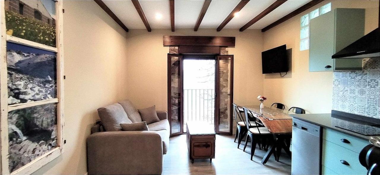 Apartamentos La Rosa Y El Pastor Гихо-де-Санта-Барбара Номер фото