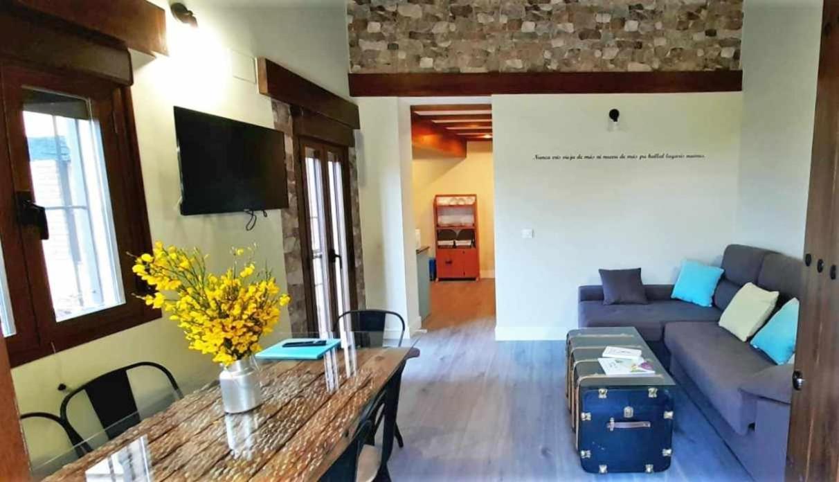 Apartamentos La Rosa Y El Pastor Гихо-де-Санта-Барбара Экстерьер фото