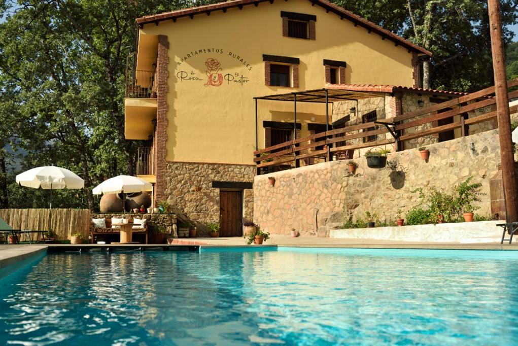 Apartamentos La Rosa Y El Pastor Гихо-де-Санта-Барбара Экстерьер фото