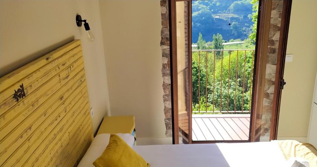 Apartamentos La Rosa Y El Pastor Гихо-де-Санта-Барбара Экстерьер фото