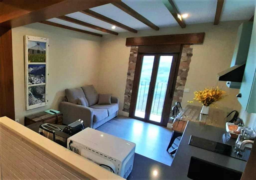 Apartamentos La Rosa Y El Pastor Гихо-де-Санта-Барбара Номер фото