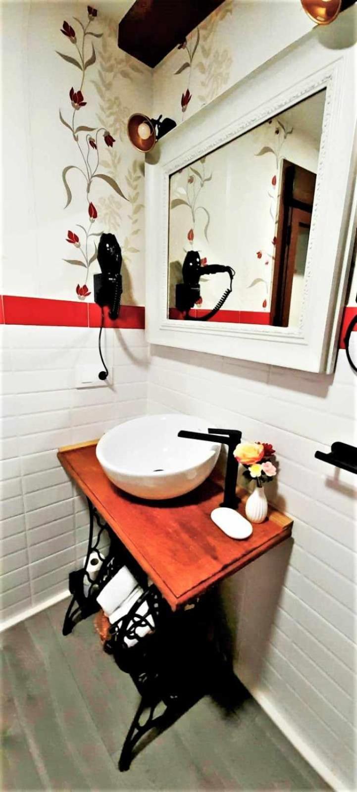 Apartamentos La Rosa Y El Pastor Гихо-де-Санта-Барбара Номер фото